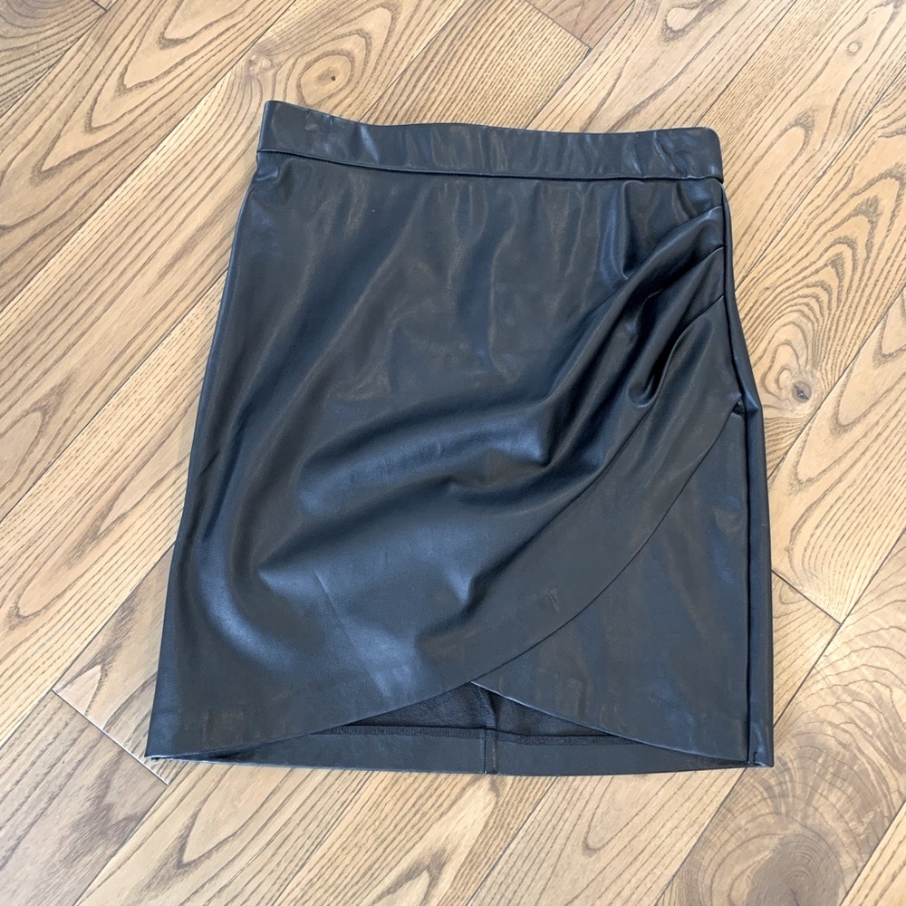 Dynamite Black Faux Leather Skirt